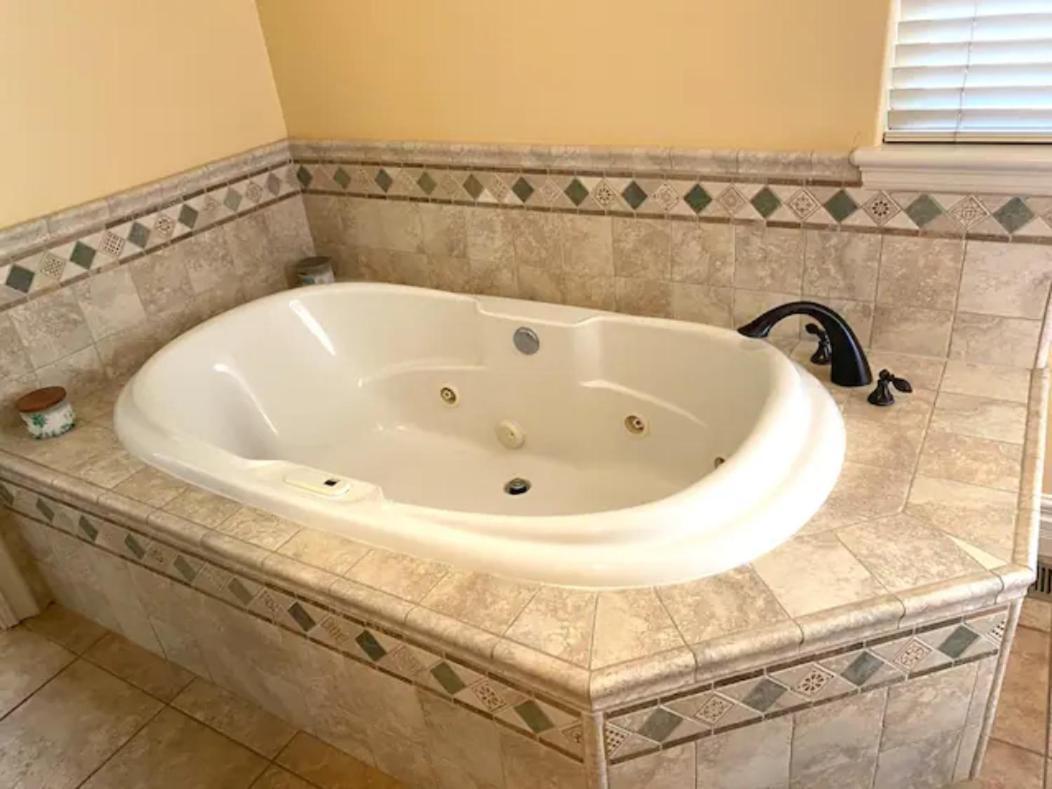 Private Master Suite With Sauna And Bathtub Fair Oaks المظهر الخارجي الصورة