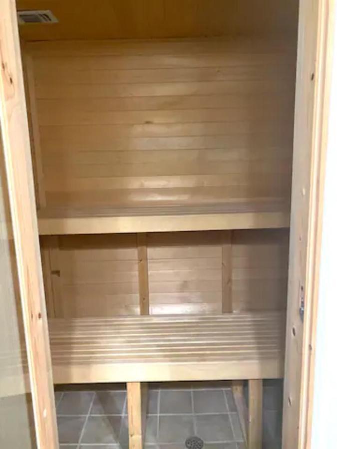 Private Master Suite With Sauna And Bathtub Fair Oaks المظهر الخارجي الصورة